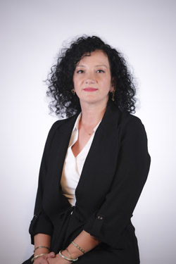 YASEMİN TOPÇU