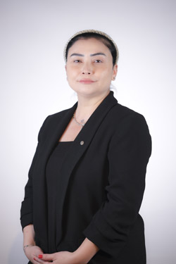 HANDE ADIYAMAN